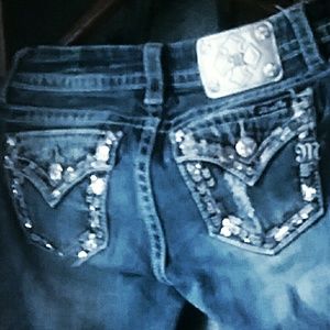 SOLD!    Miss Me Bootcut jeans 27